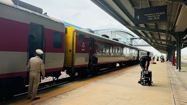 【鉄道レビュー】タイのバンコクからラオスのビエンチャンまで寝台列車に乗ってみた